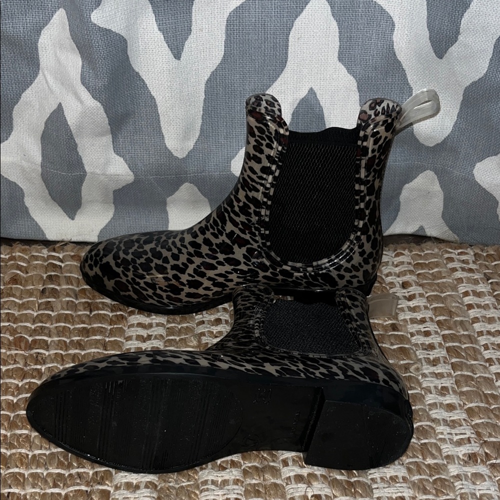 Seven7 Black and Gray Animal Print Boots